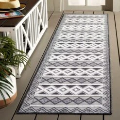 Cabana CBN418 Power Loomed UV Resistant Indoor/Outdoor Rugs - Safavieh