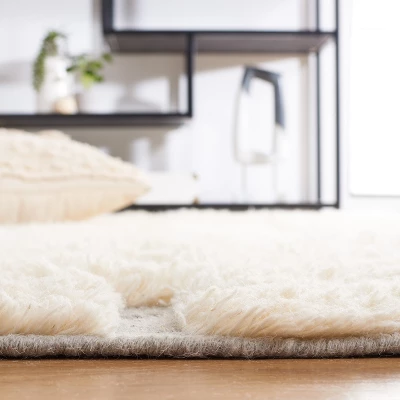 Casablanca CSB705 Hand Woven Area Rug - Safavieh 5 Casablanca CSB705 Hand Woven Area Rug - Safavieh - Image 3