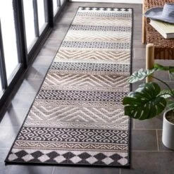 Havana HAV325 Power Loomed Indoor/Outdoor Area Rug - Safavieh