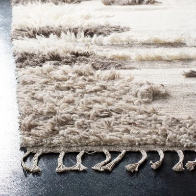 Knotted Issa Rug - Safavieh 3 Knotted Issa Rug - Safavieh