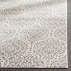 2'x3' Medallion Loomed Accent Rug Mauve/Cream - Safavieh